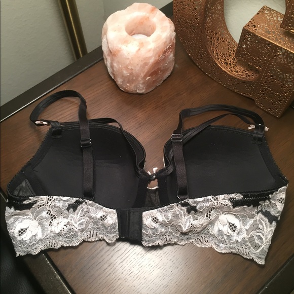 NFS-Never Worn VS Dream Angels Strappy Lined Demi - Picture 2 of 4